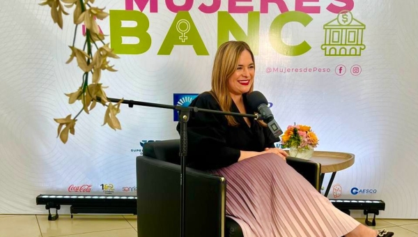 Subdirectora Planificación participa en foro: “Mujeres en la Banca”